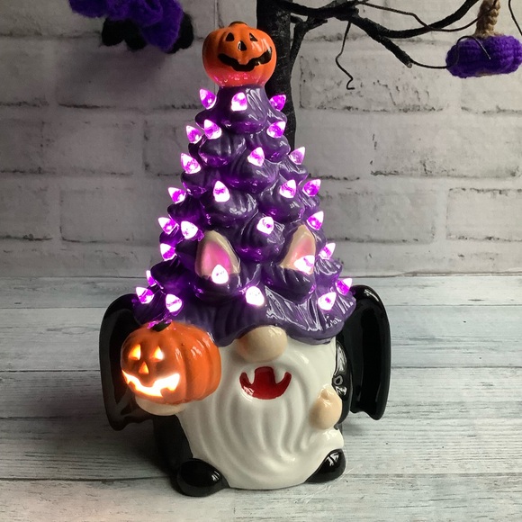 Hexagram Vampire Halloween Gnome - Picture 8 of 8